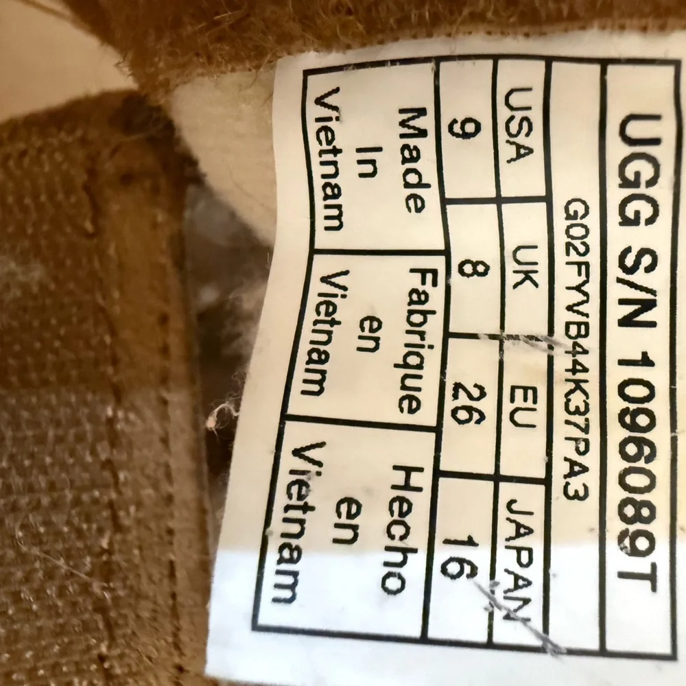 UGG Kids Brown Boots - Picture 4 of 5